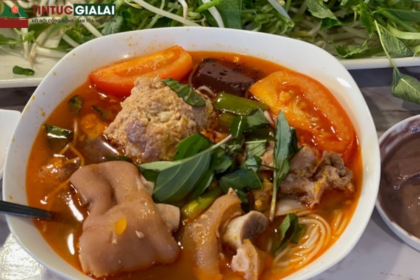 Bún Riêu Giò Vũ Pleiku – Quán Bún Riêu Gia Truyền Đậm Vị Tại Gia Lai