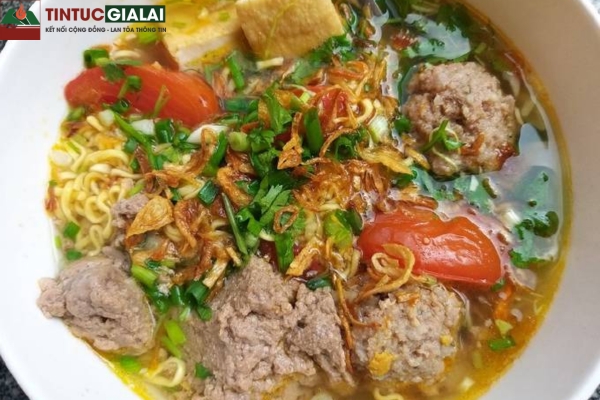 Quán Bún Riêu Pleiku – 93 Tôn Thất Tùng – Quán Bún Riêu Gia Truyền Đậm Vị Uy Tín