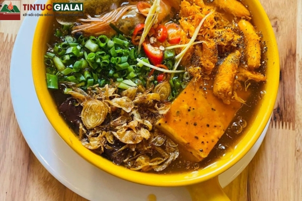 Quán Ông Mạnh Pleiku – Quán Bánh Canh Ngon Chuẩn Vị Tại Gia Lai